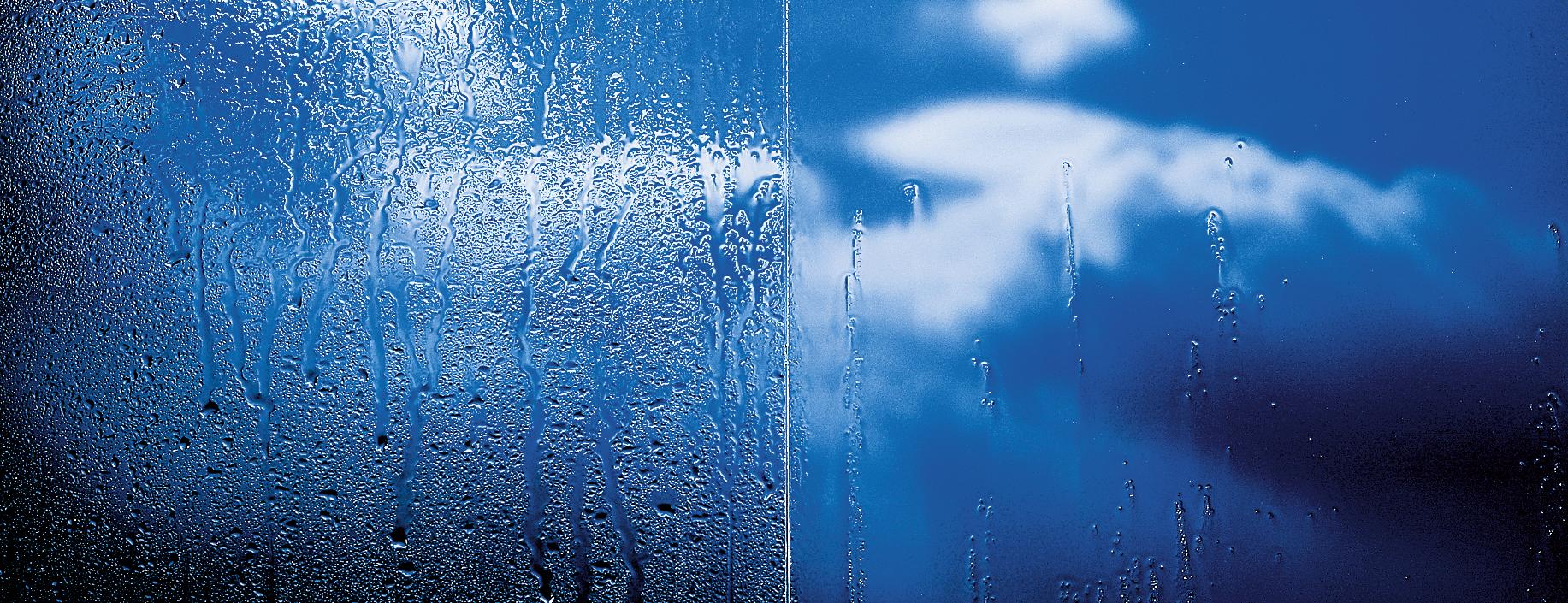 Self-cleaning glass coating